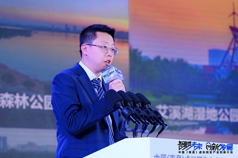 ▲南昌高新區(qū)黨工委委員、管委會(huì)副主任 彭春輝