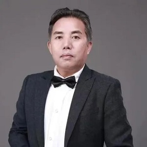 譚貽國 深圳市虛擬現實產業(yè)聯合會會長 中國詩歌學會會員 中國散文學會會員 脫口秀主題：中美人工智能的競爭趨勢