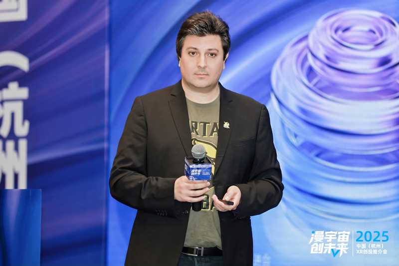 Digital Rise聯(lián)合創(chuàng)始人兼創(chuàng)意總監(jiān)，VR導演、編劇，DVgroup創(chuàng)意總監(jiān)Thomas Villepoux