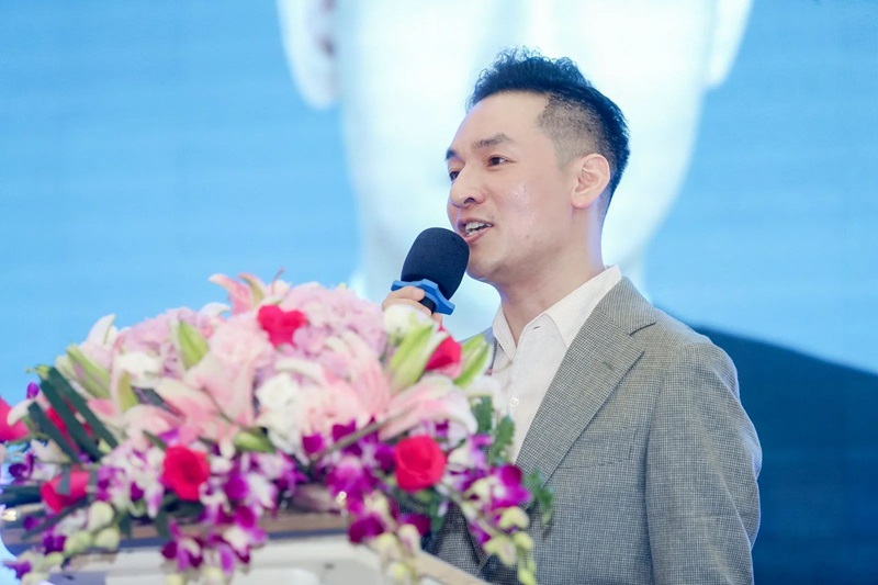 張家豪 歐美中投資促進(jìn)會(huì)主席劍橋大學(xué)榮譽(yù)博士深圳市虛擬現(xiàn)實(shí)產(chǎn)業(yè)聯(lián)合會(huì)榮譽(yù)會(huì)長(zhǎng)