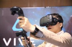 VR頭盔何時(shí)能剪掉那根線？